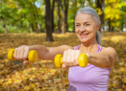Lire la suite à propos de l’article 🕰️ Weight Loss and Aging: What Really Changes After 40, 50, and 60 — And How to Stay Ahead of It